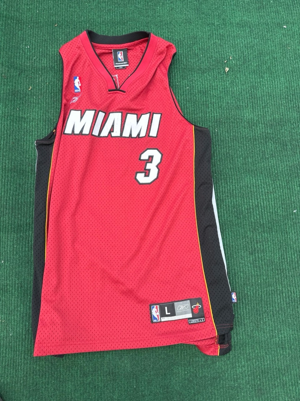 VTG NBA Reebok Miami Heat Dwyane Wade Jersey Flash Rookie Red Men’s Size Large